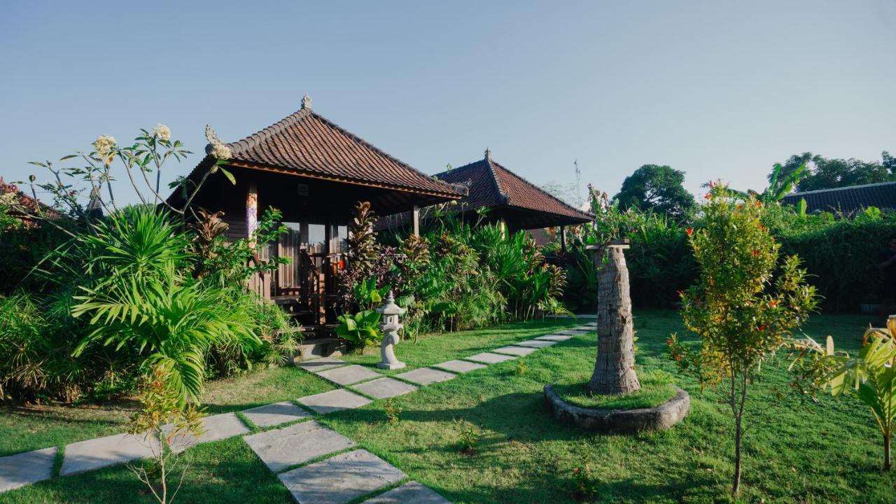 Sunset Star Huts Hotel Nusa Lembongan  Exterior photo