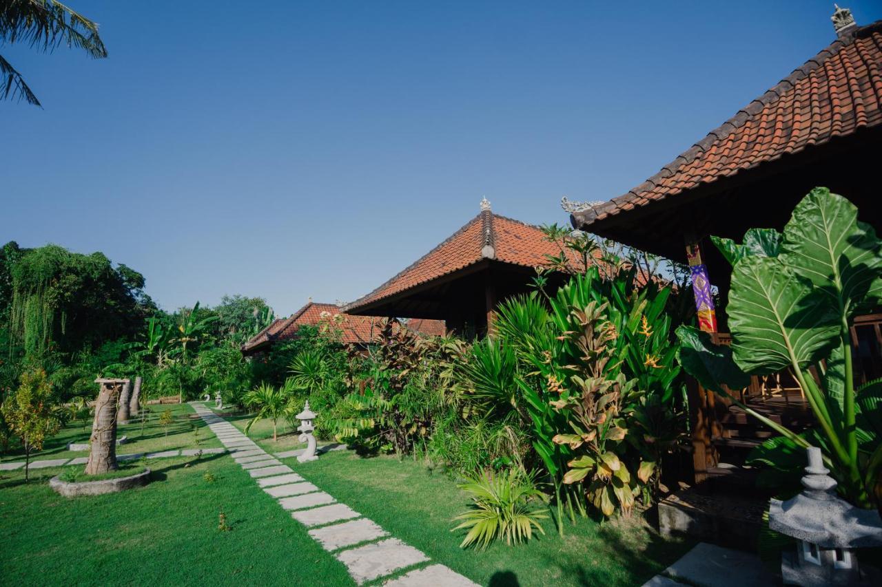 Sunset Star Huts Hotel Nusa Lembongan  Exterior photo